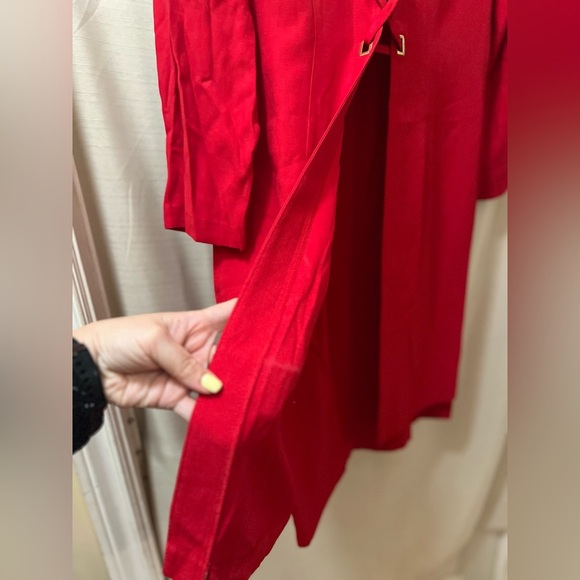⚪️ Mascara Elegant Red Women's Dress with Fun Detail and Gold Accents Size 14 - Picture 5 of 10